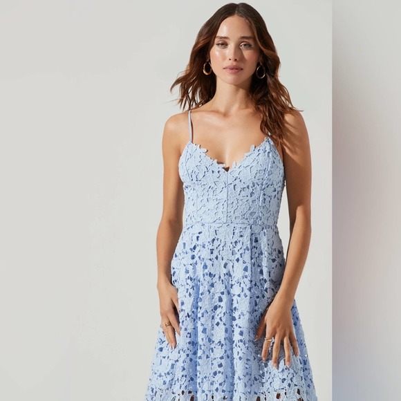 ASTR The Label Periwinkle Lace A Line Midi Dress Sleeveless Blue Womens Size M - Picture 4 of 9